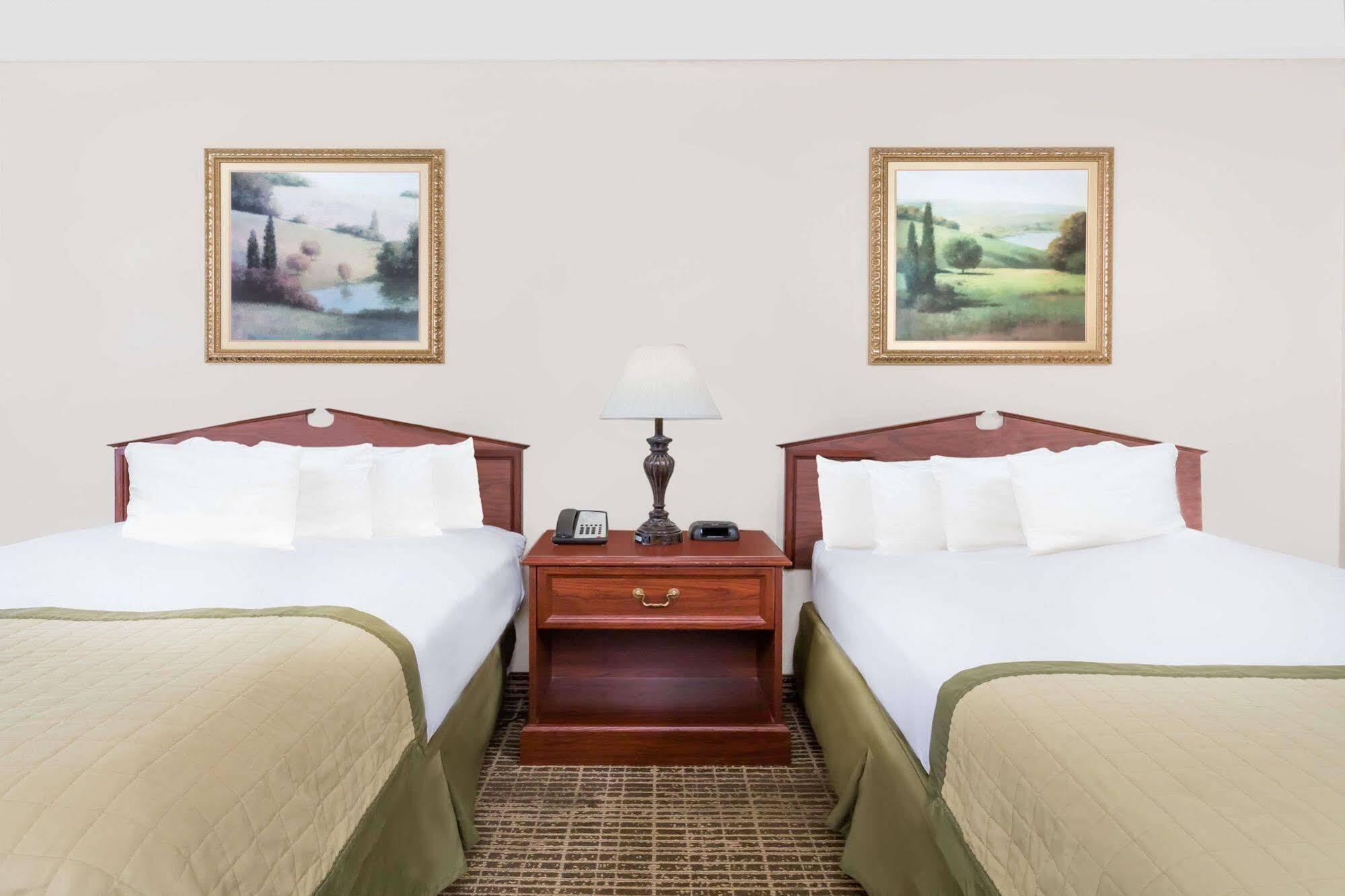 Motel Baymont By Wyndham Eden Exteriér fotografie